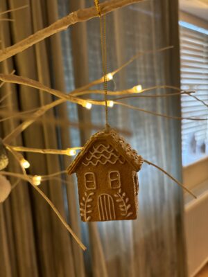 Gingerbread house tree decoration